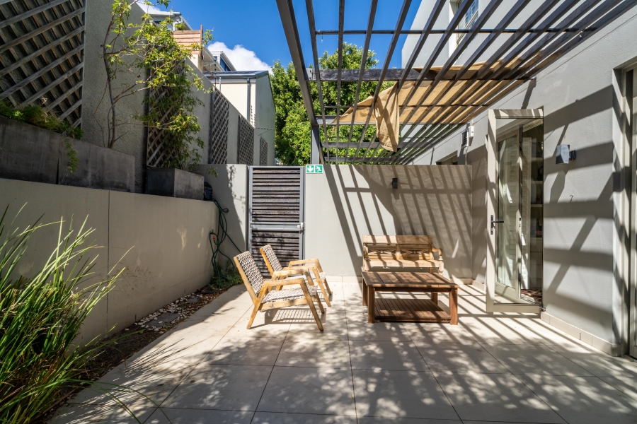 2 Bedroom Property for Sale in Vredehoek Western Cape